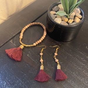 Beautiful shell like bracelet and matching earrings